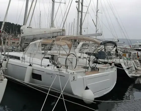 Beneteau Oceanis 51.1