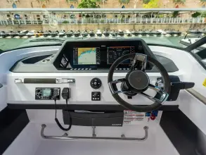 Thumbnail von Axopar 28 T Top RELM 1