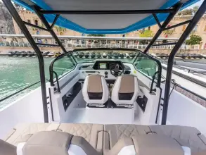 Thumbnail von Axopar 28 T Top RELM 1