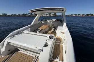 Thumbnail von Sea Ray SLX 350 Outboard