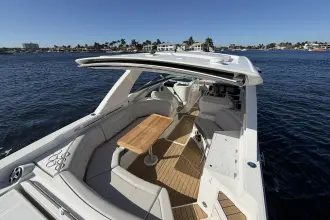 Thumbnail von Sea Ray SLX 350 Outboard
