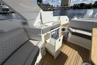 Thumbnail von Sea Ray SLX 350 Outboard