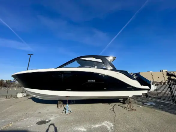 Sea Ray 370 Sundancer Outboard