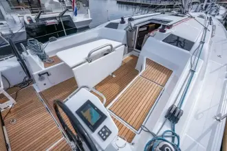 Thumbnail von Beneteau Oceanis 37.1