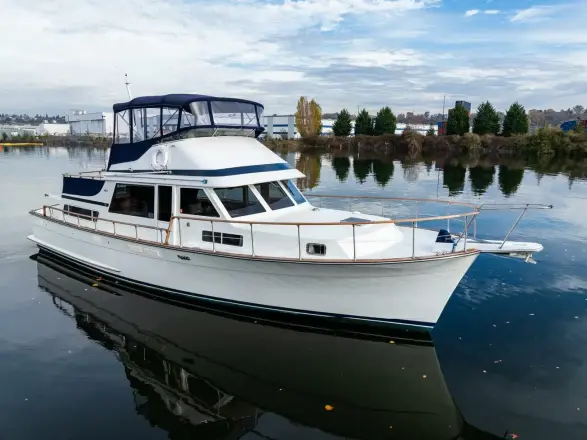 Tollycraft 48 Cockpit Motor Yacht Holliday