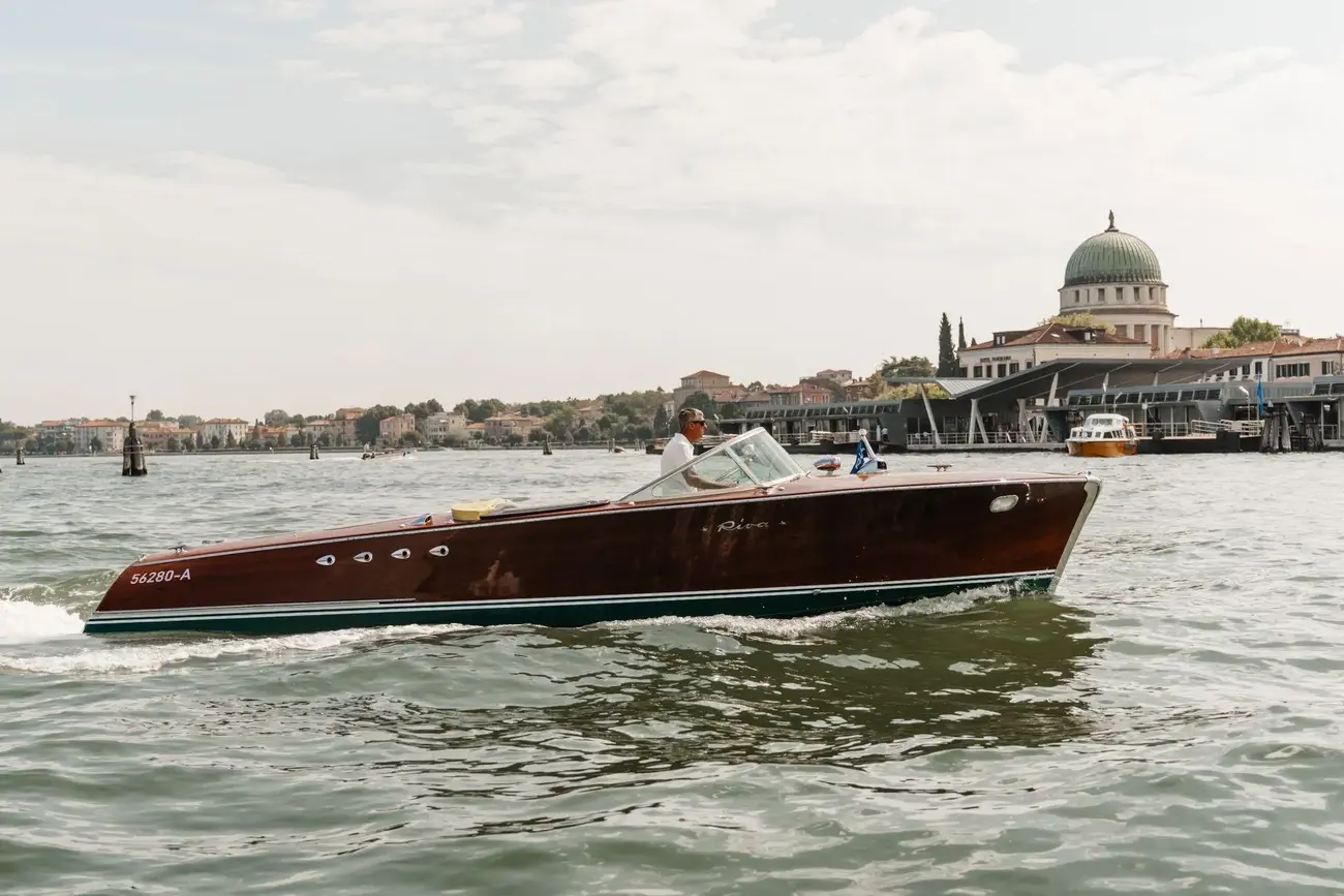 Thumbnail von Riva Tritone