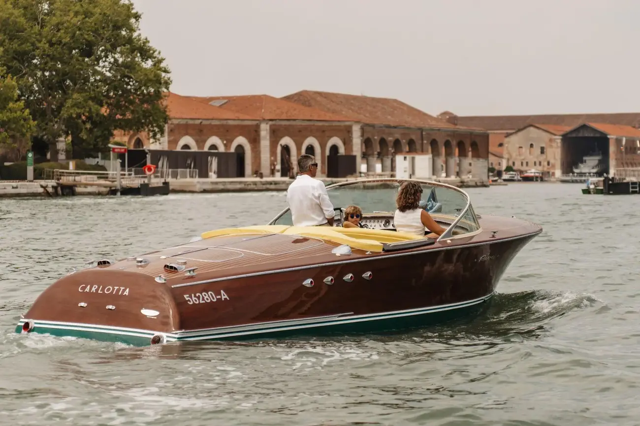 Thumbnail von Riva Tritone