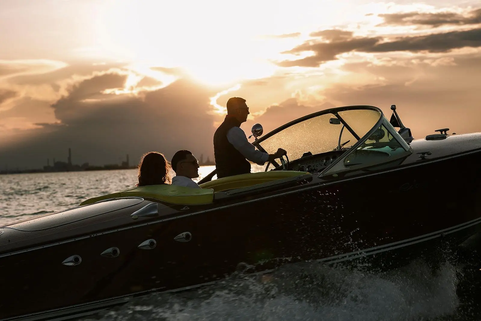 Thumbnail von Riva Tritone