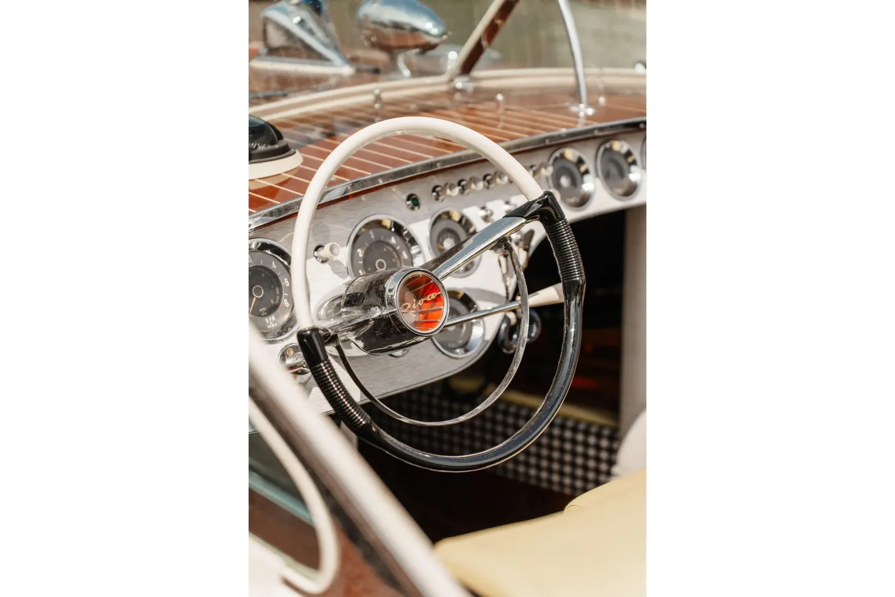 Thumbnail von Riva Tritone