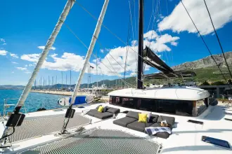 Thumbnail von Lagoon 620