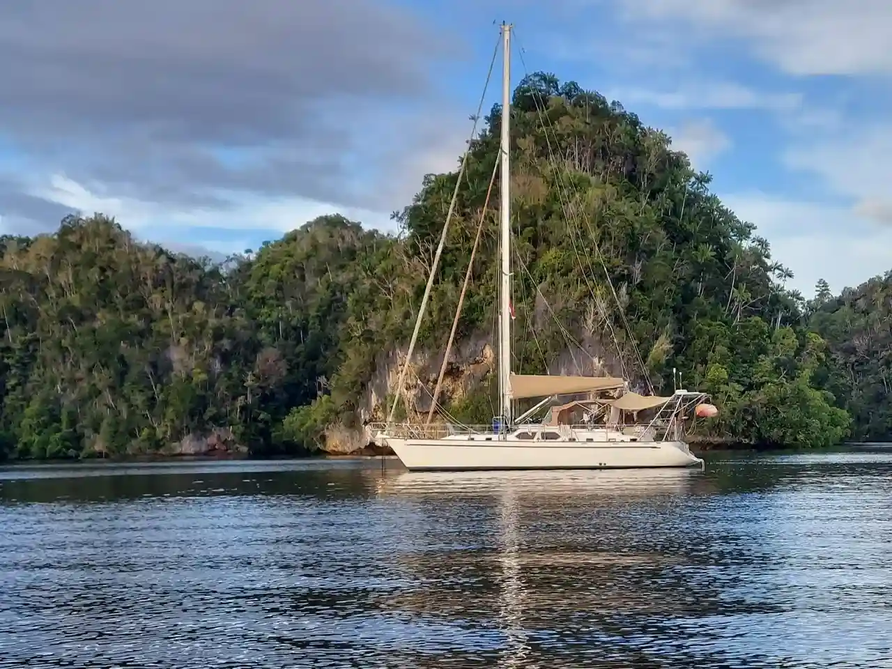 Thumbnail von Tayana 48 Deck Saloon