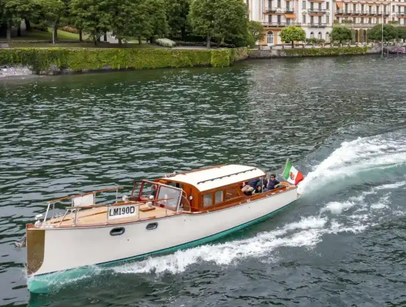 Camper &amp; Nicholsons Classic Camper and Nicholson Motor Launch