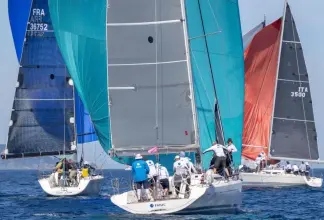 Thumbnail von Italia Yachts 11.98 CASSIS