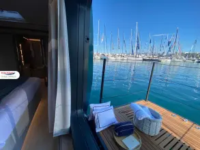 Thumbnail von Lagoon Eighty 2