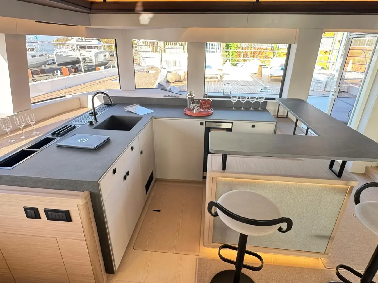 Thumbnail von Lagoon Eighty 3