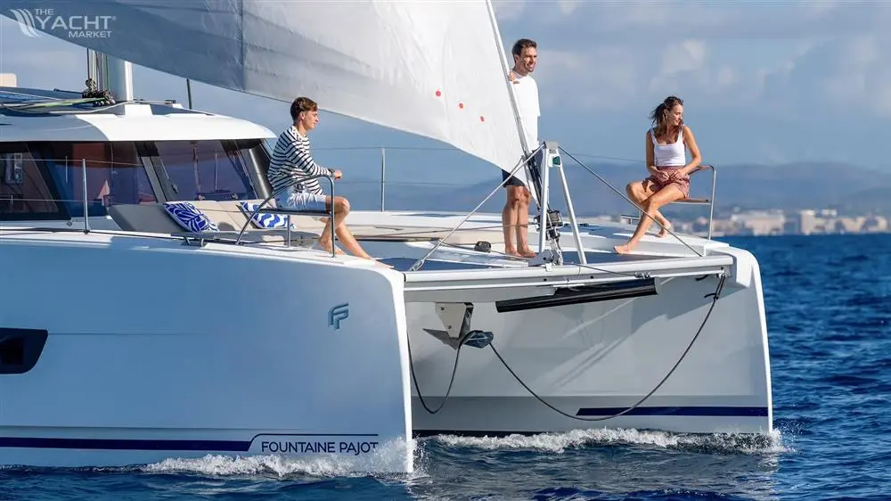 Thumbnail von Fountaine Pajot FP44