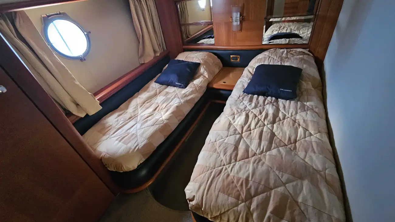 Thumbnail von Azimut 62