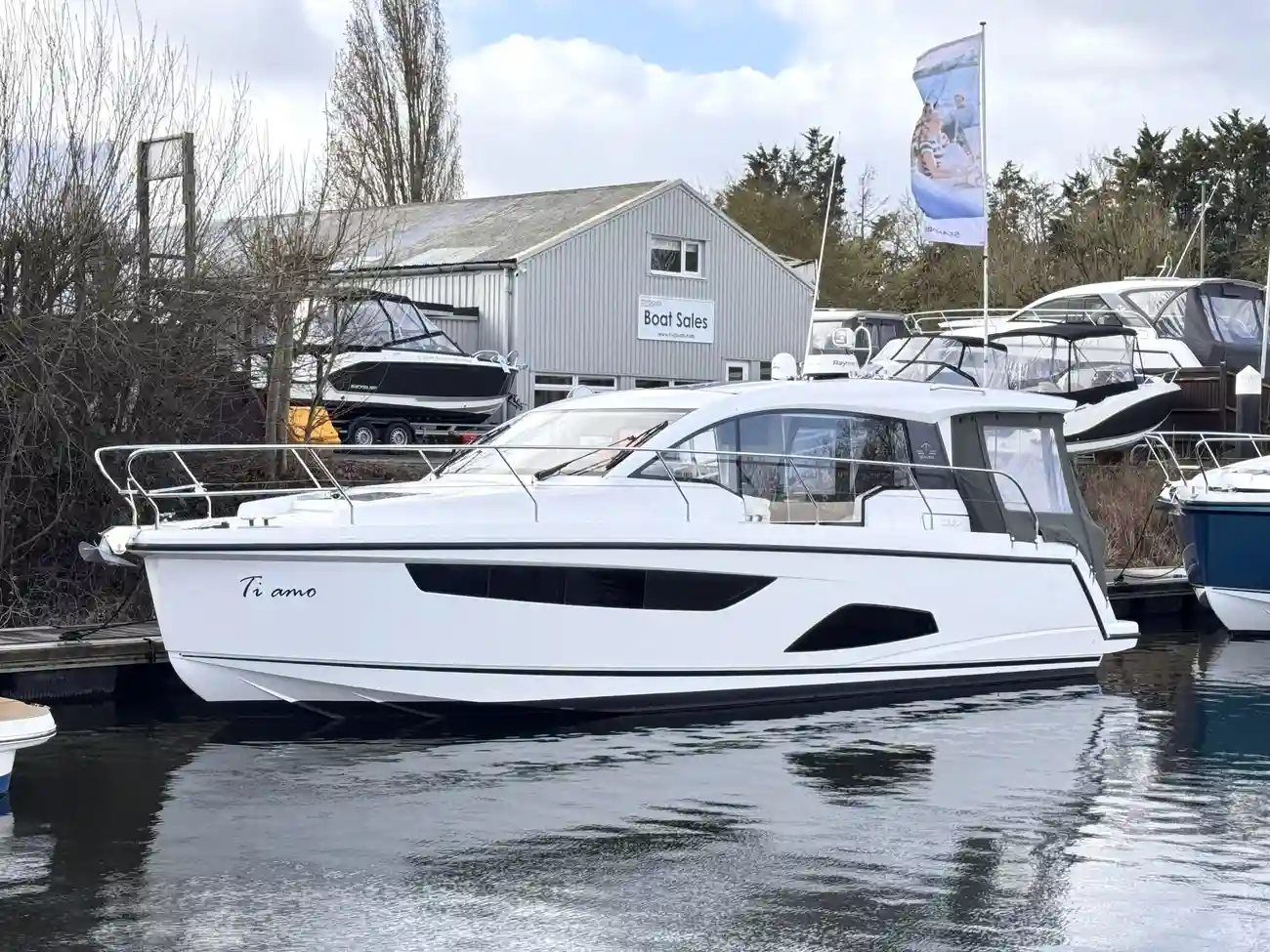 Sealine C330 Excellent Example