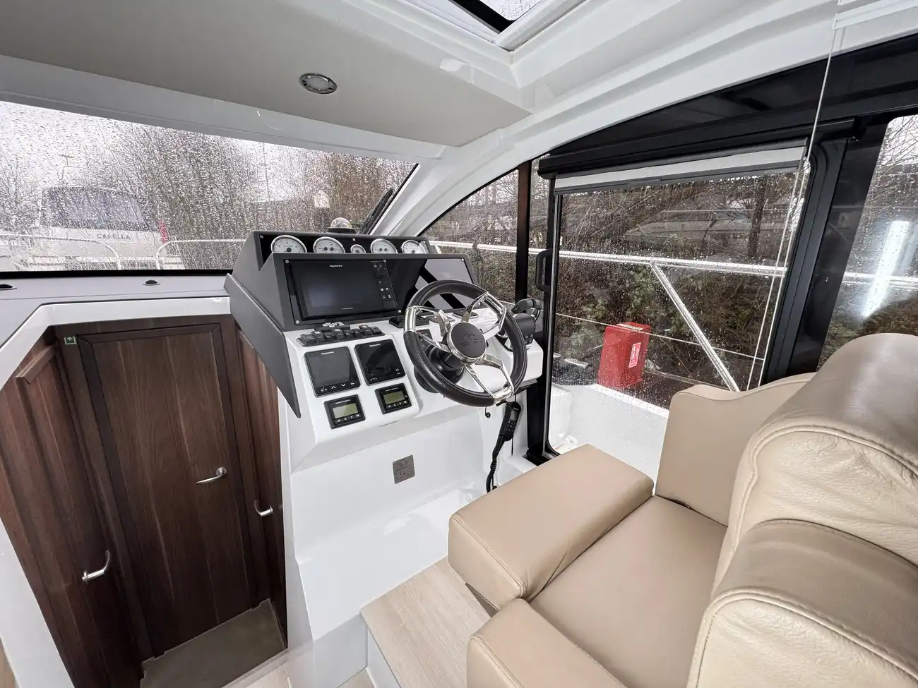 Thumbnail von Sealine C330 Vynikající příklad