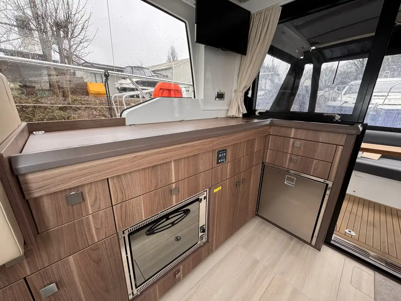 Thumbnail von Sealine C330 Vynikající příklad