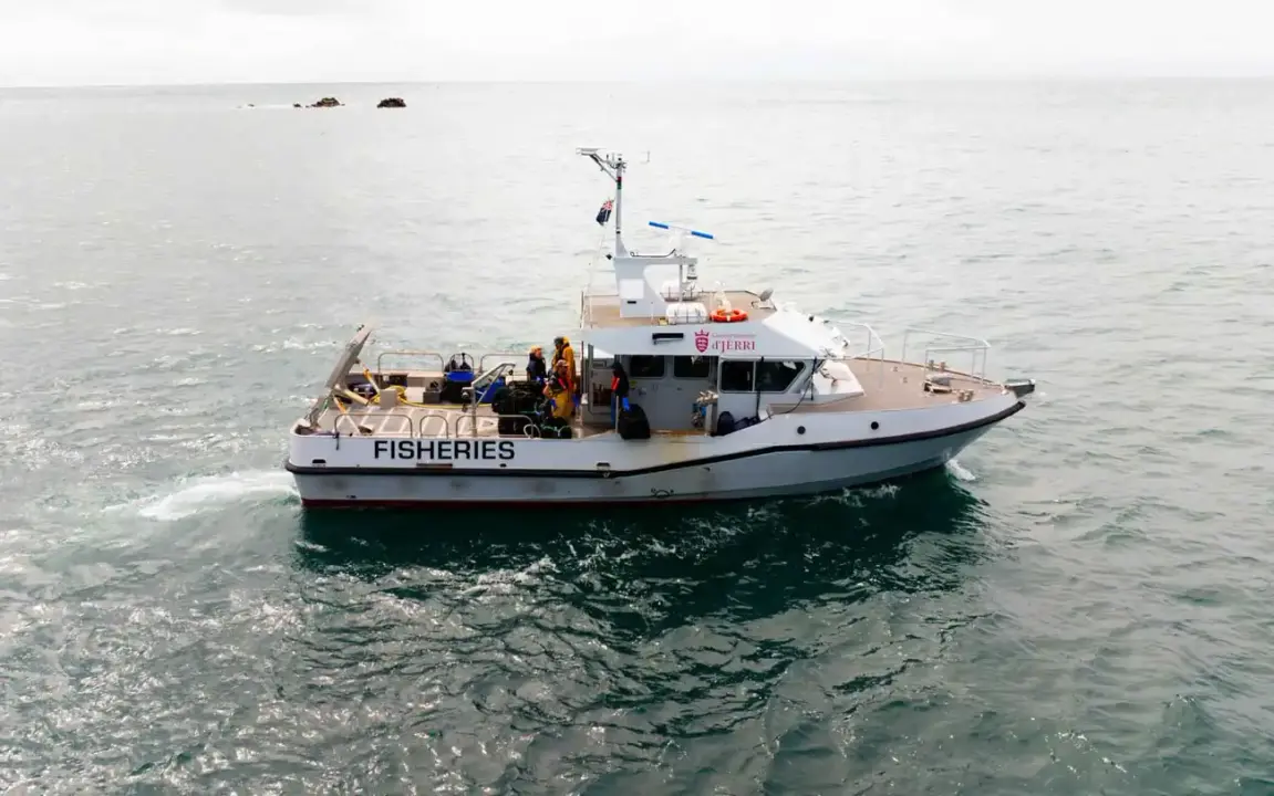 Camarc Norman Le Brocq Red Ensign - 4060