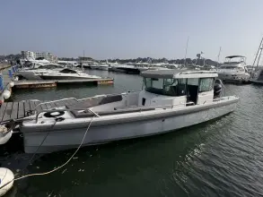 Axopar 28 Cabin