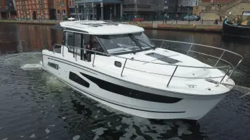 Jeanneau Merry Fisher 1095 Coupé Stock BW 002