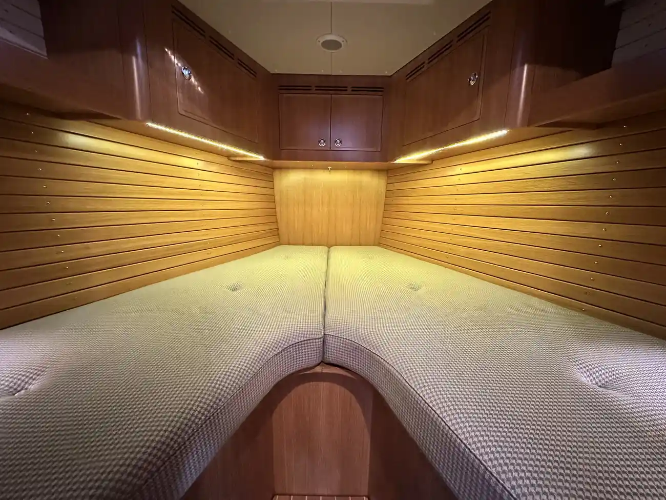 Thumbnail von Hallberg-Rassy 44 TAM LIN