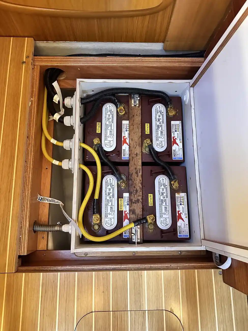 Thumbnail von Hallberg-Rassy 44 TAM LIN