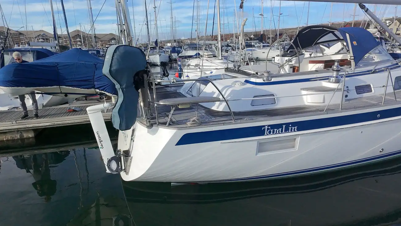 Thumbnail von Hallberg-Rassy 44 TAM LIN