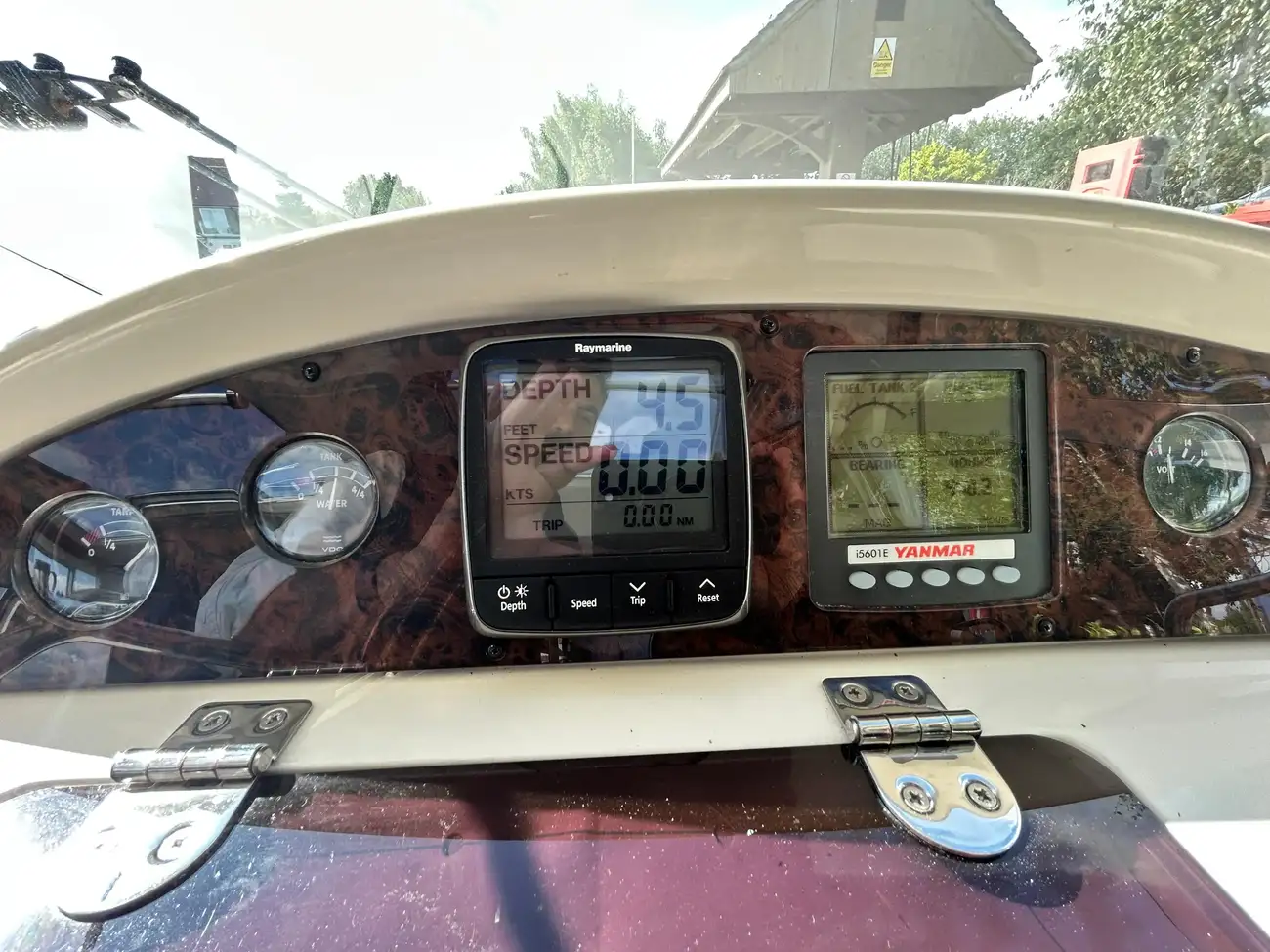 Thumbnail von Aquador 32 C