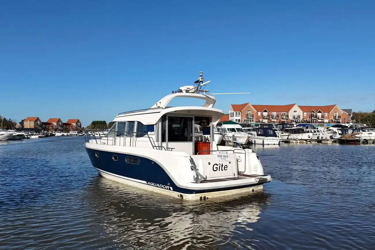 Thumbnail von Aquador 32 C