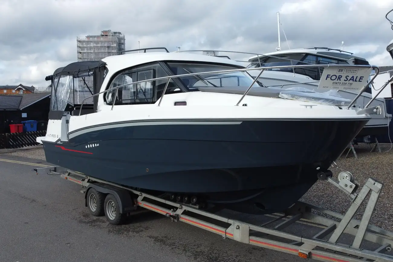 Beneteau Antares 8