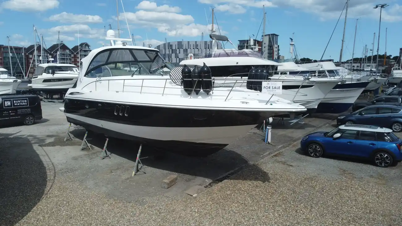 Cruisers Yachts 460 Express