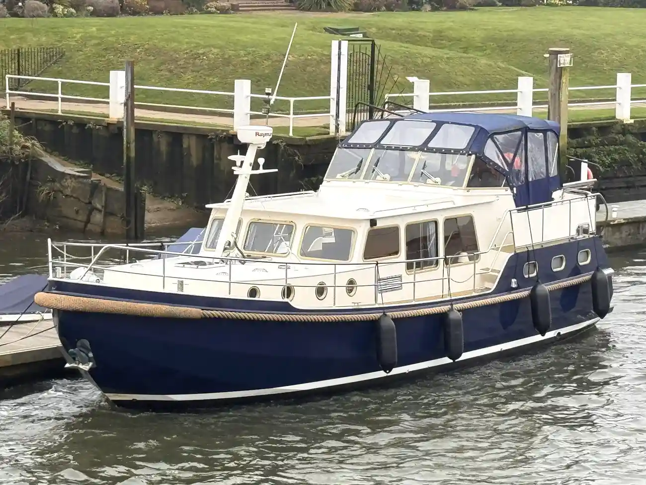 Stevens 1200 Vlet Lying Elsewhere viewing by appointment only