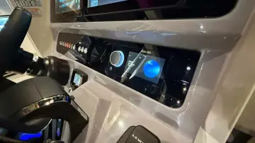 Thumbnail von Navan C30