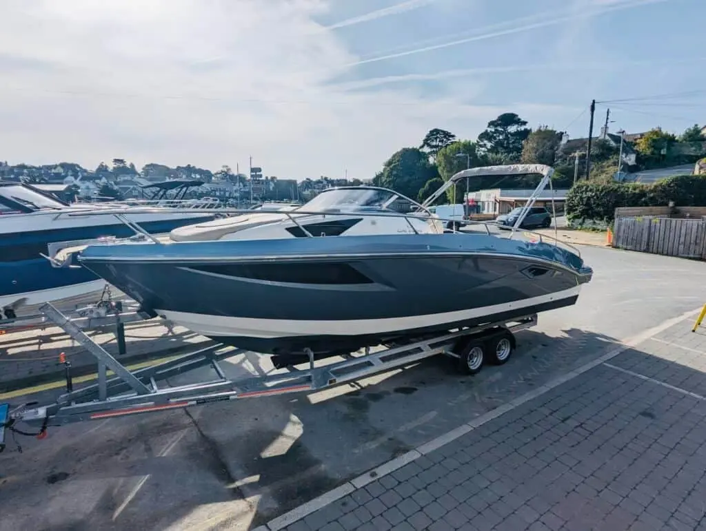 Cranchi Endurance 30