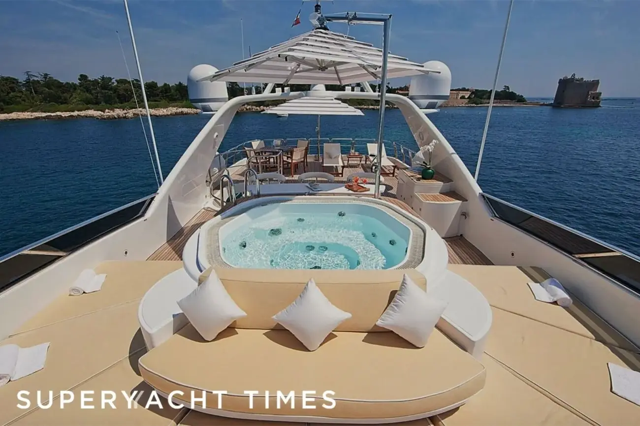 Thumbnail von Benetti 35M Pour Another