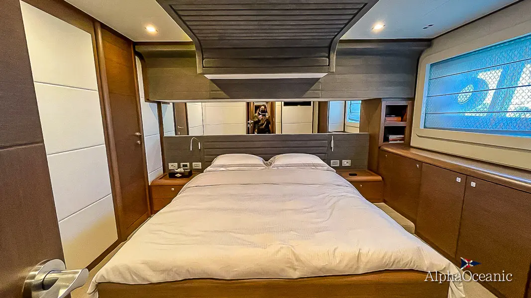 Thumbnail von Ferretti Yachts 800