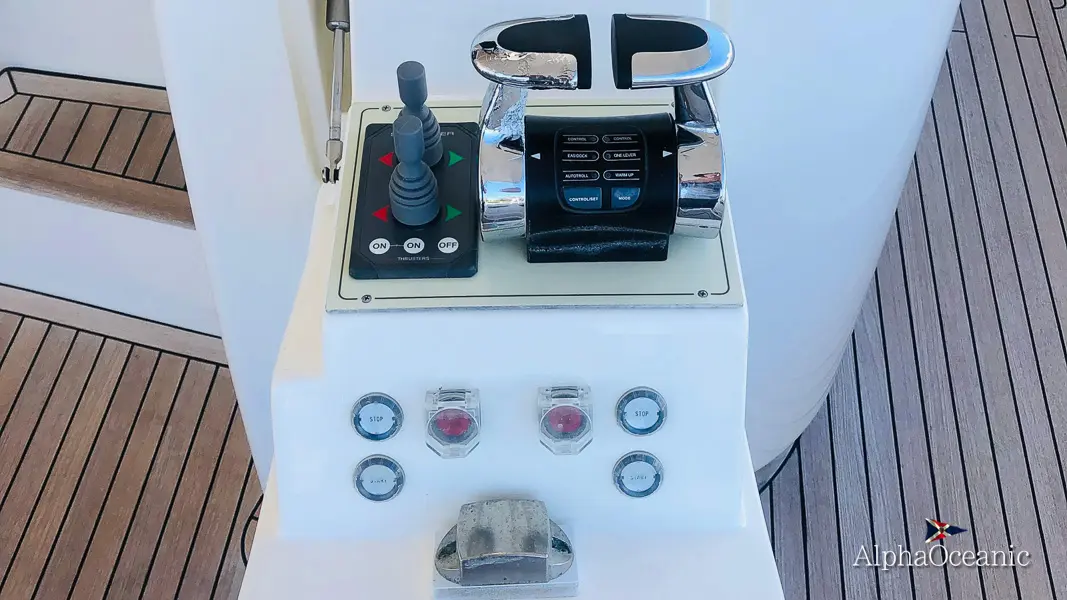 Thumbnail von Ferretti Yachts 800