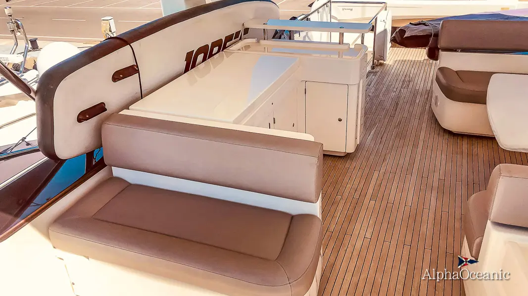 Thumbnail von Ferretti Yachts 800