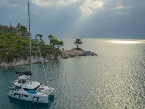 Лагуна 46 ASTRAEUS