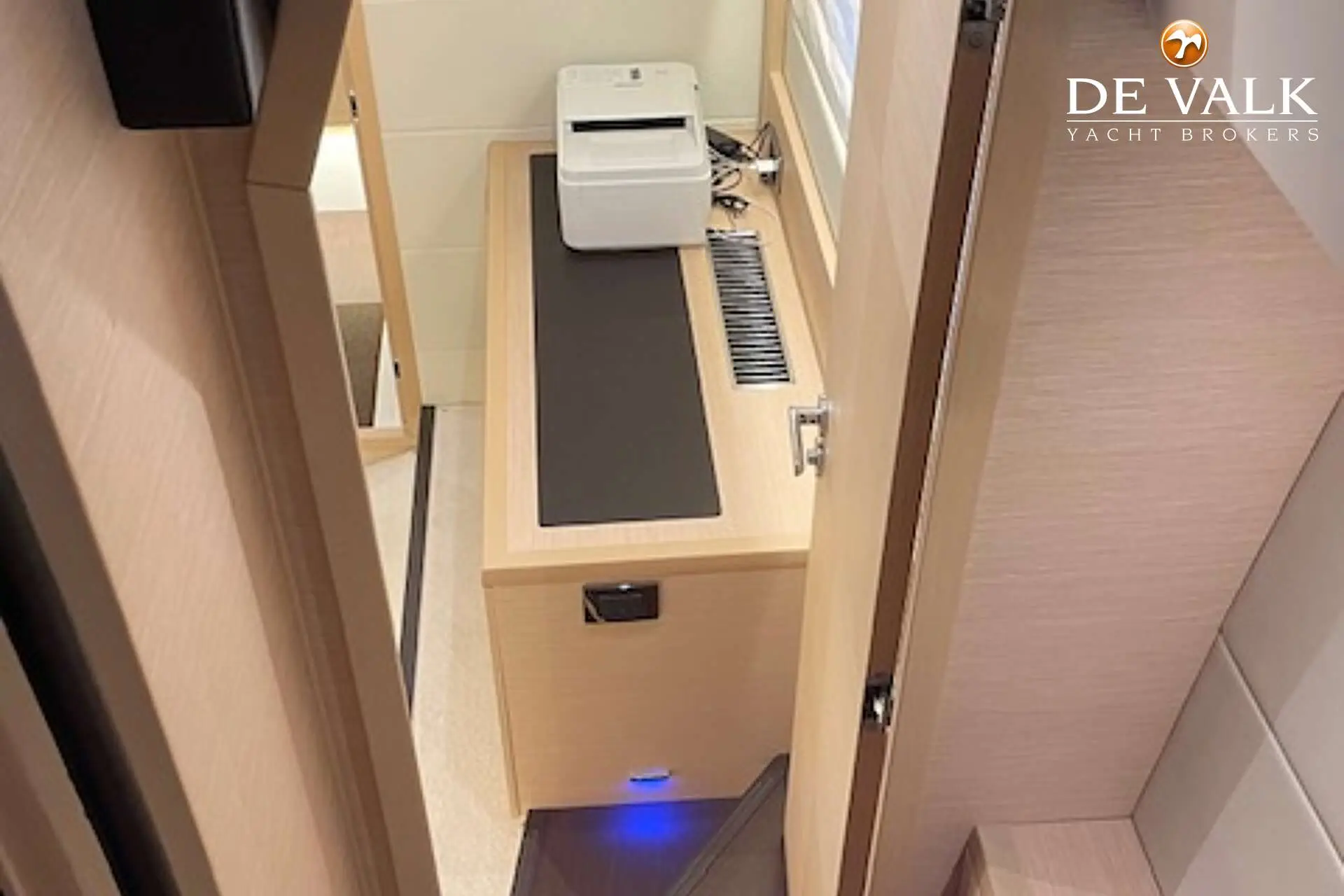 Thumbnail von Prestige 50