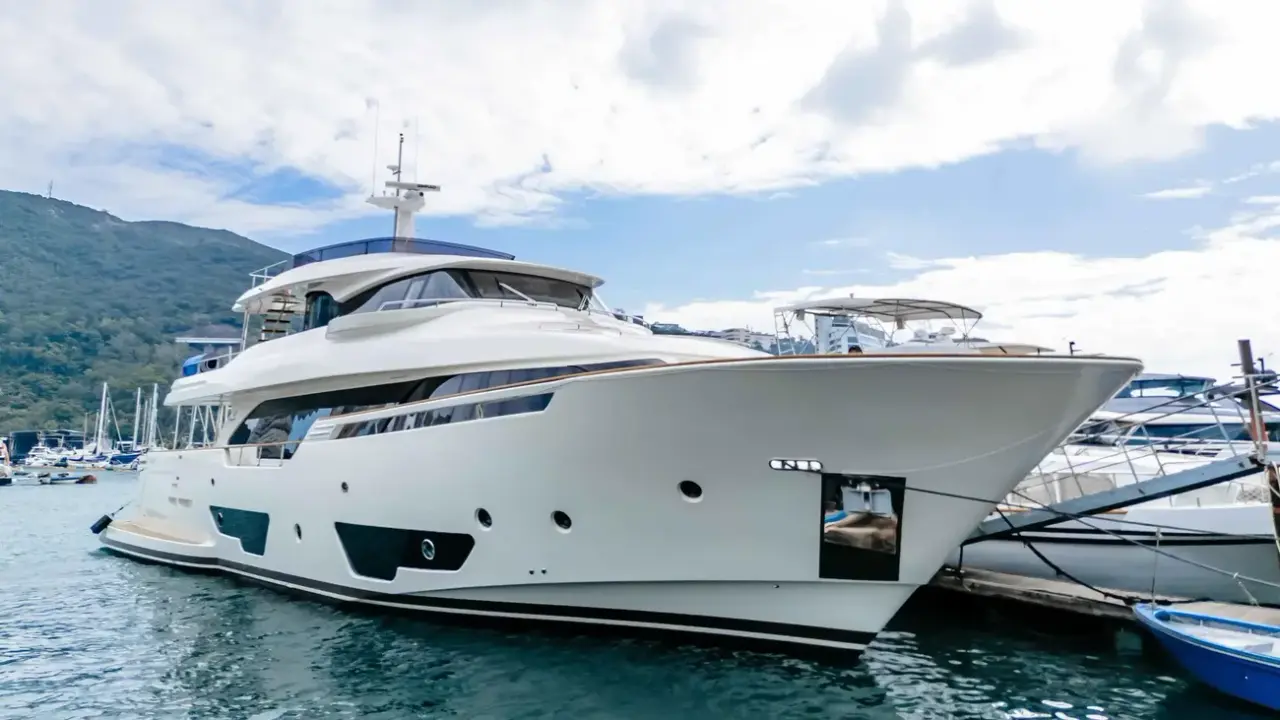 Custom Line Navetta 28