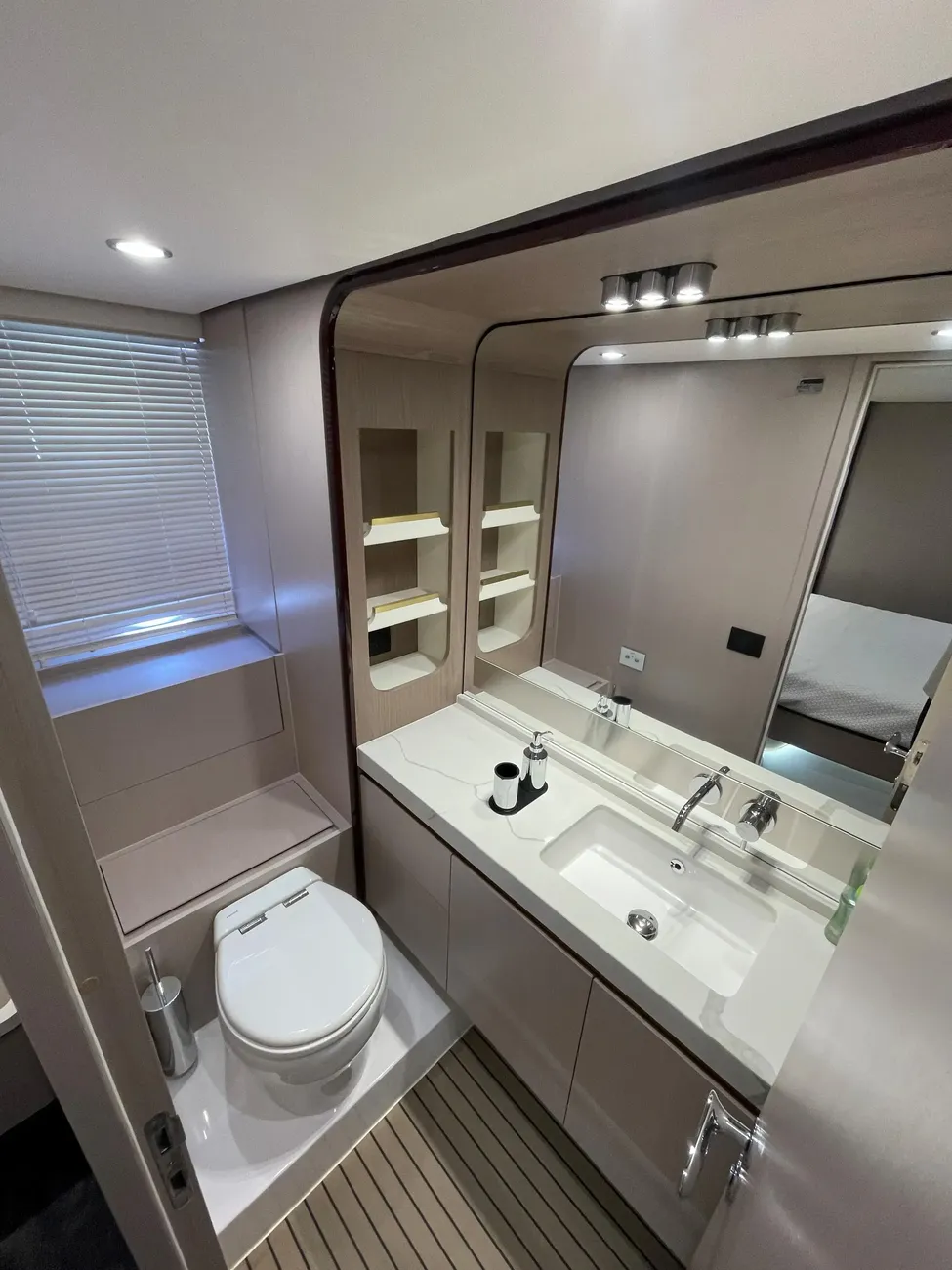 Thumbnail von Azimut 60