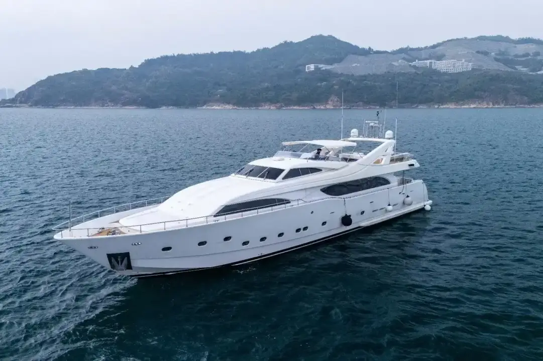 Ferretti Yachts Custom Line 112