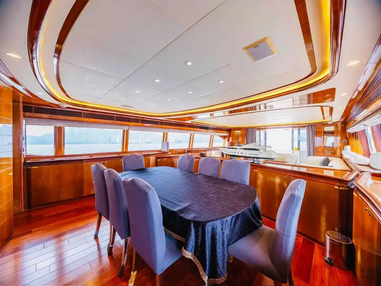 Thumbnail von Ferretti Yachts Custom Line 112