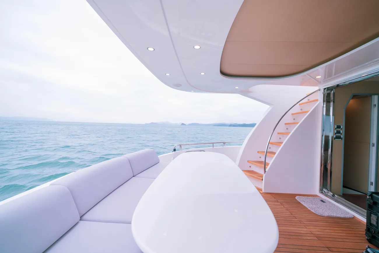 Thumbnail von Allegro Yacht 75 Flybridge