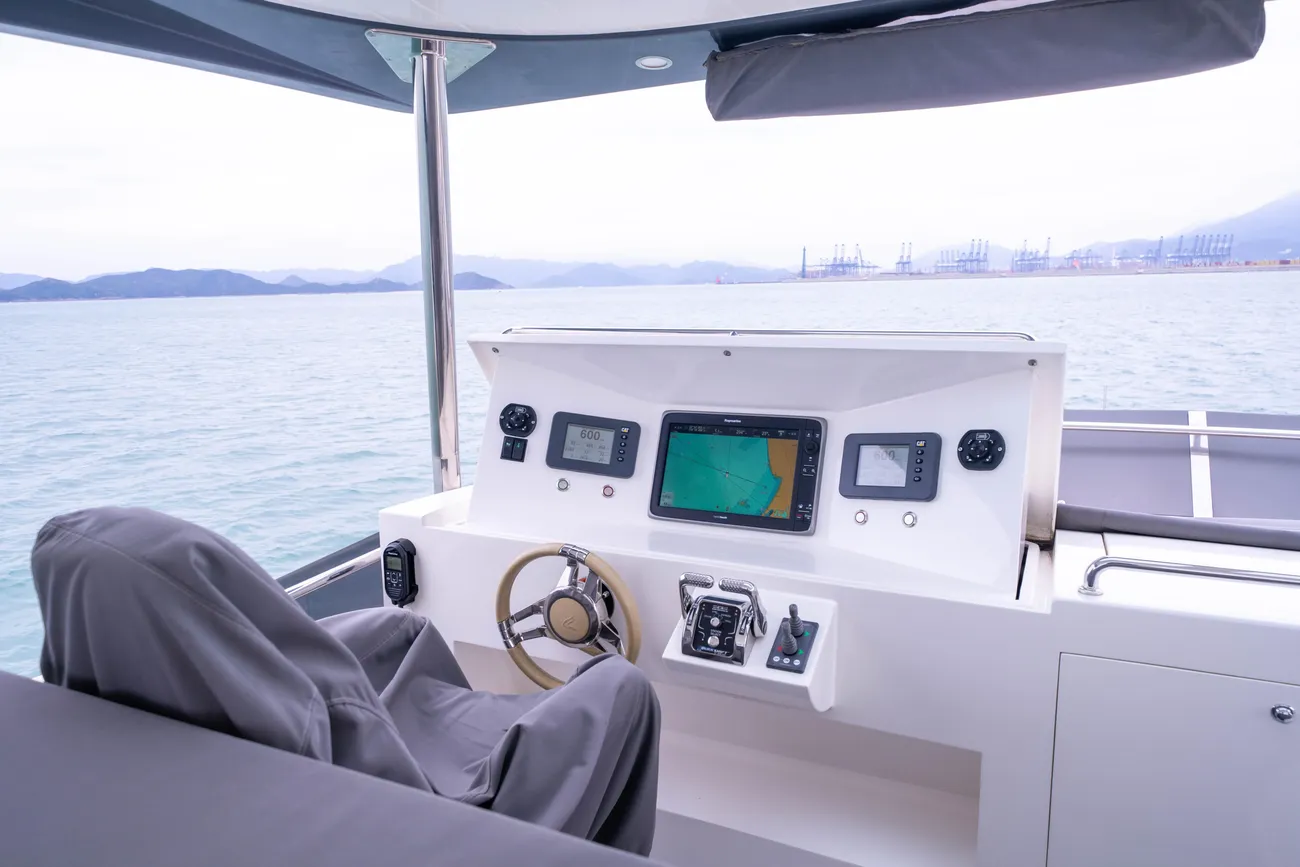 Thumbnail von Allegro Yacht 75 Flybridge