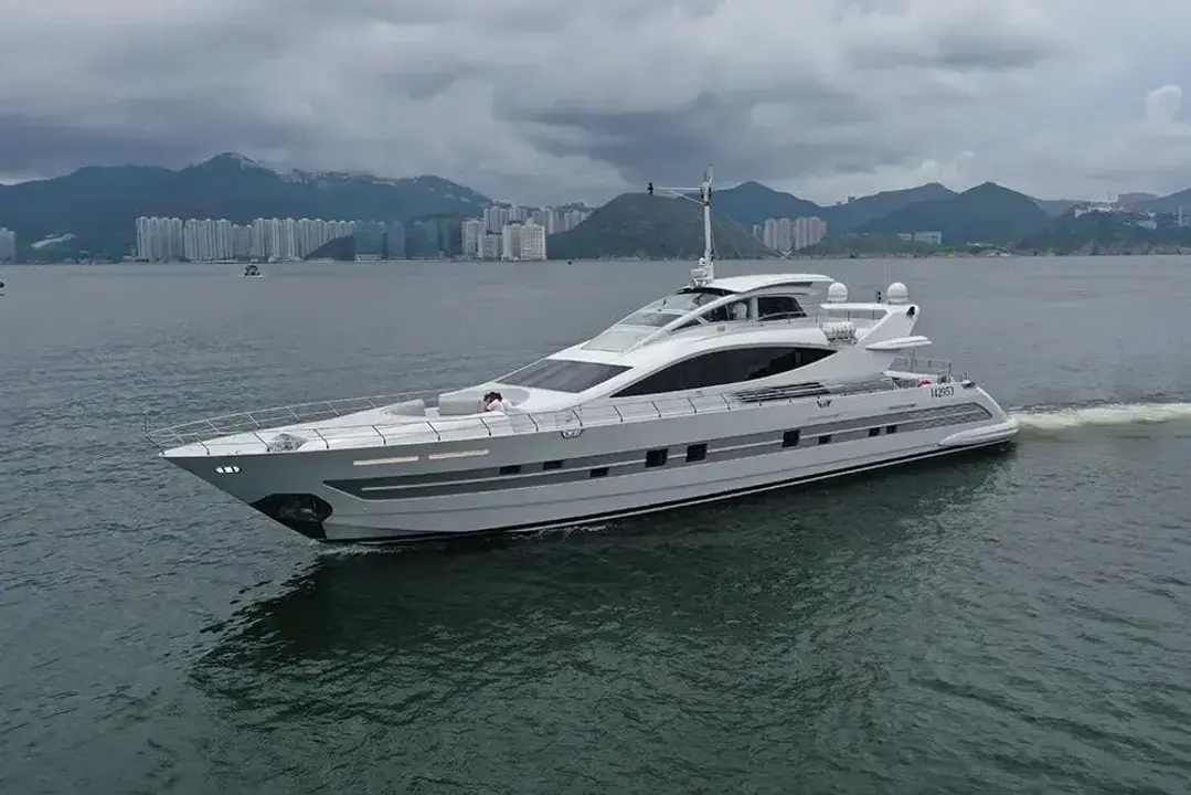 Cerri Cantieri Navali Flying Sport 102